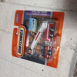 2009 Matchbox pierce velocity Aerial fire truck